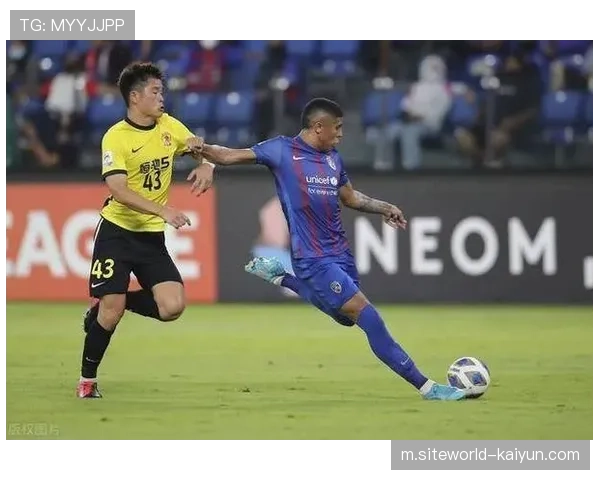 武里南联利用角球两度破门 申花防守端盯人出现明显漏隙